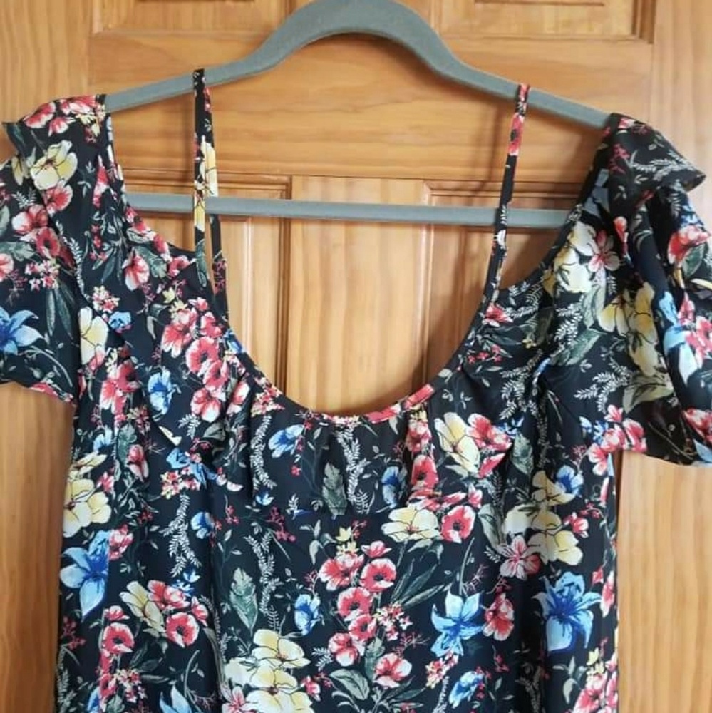 Dress - Picture 2 of 4